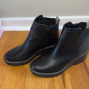 Universal Threads black boot